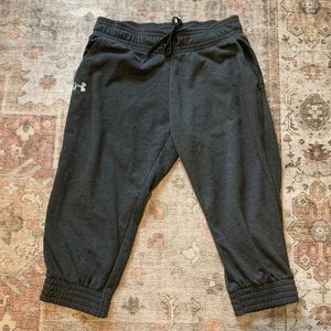 Women’s Under Armour capri sweatpants knickers